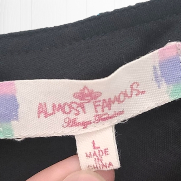 Almost Famous Women's Aztec Chevron Sleeveless Pleated Dress Size Large - Picture 4 of 6